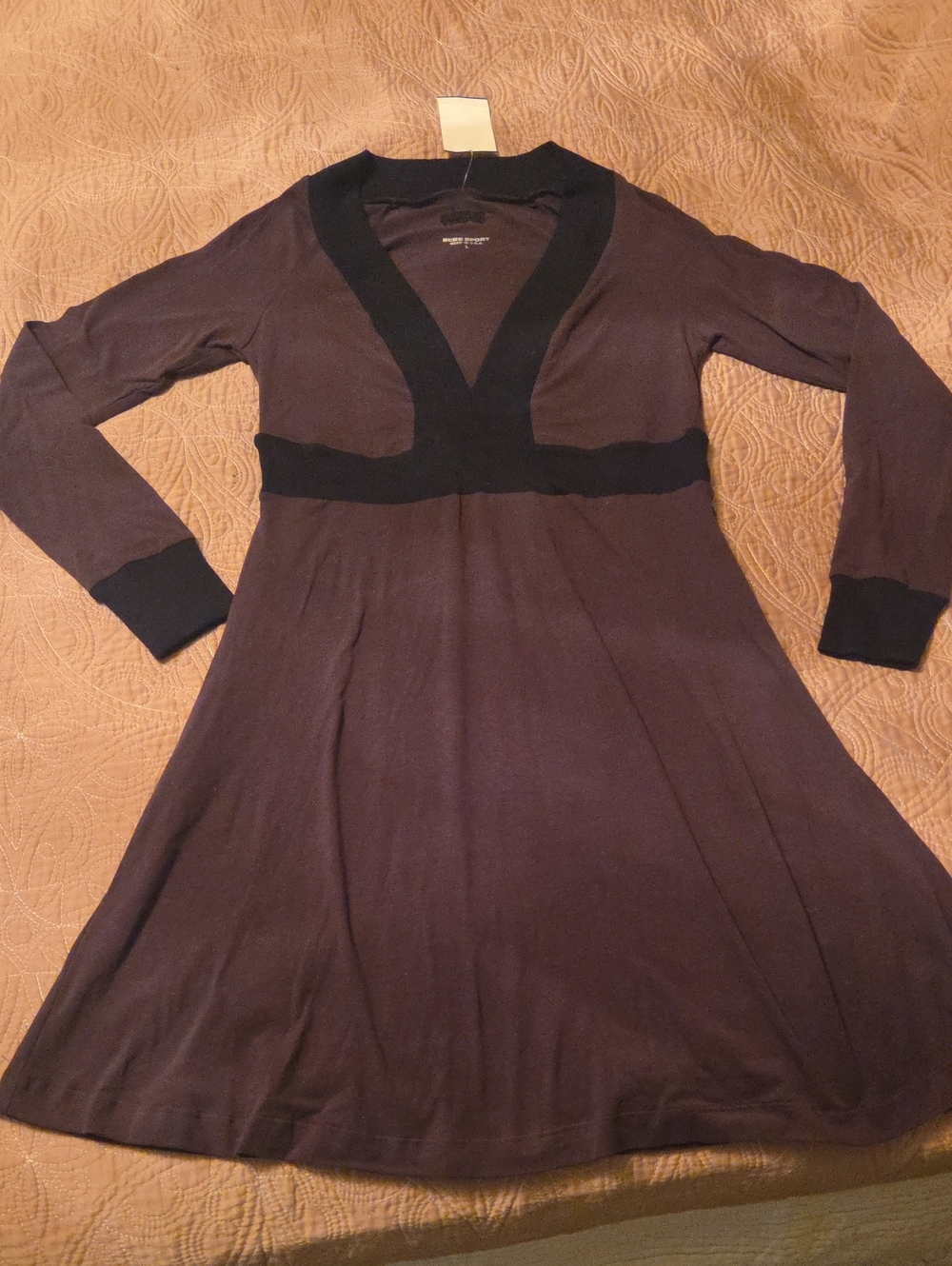 Vintage bebe Sport Brown Knit V‑Neck Dress with Black Contrast Trim